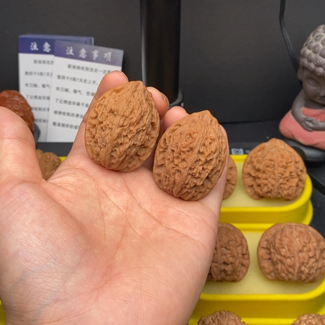 把件核桃33野生鸡心