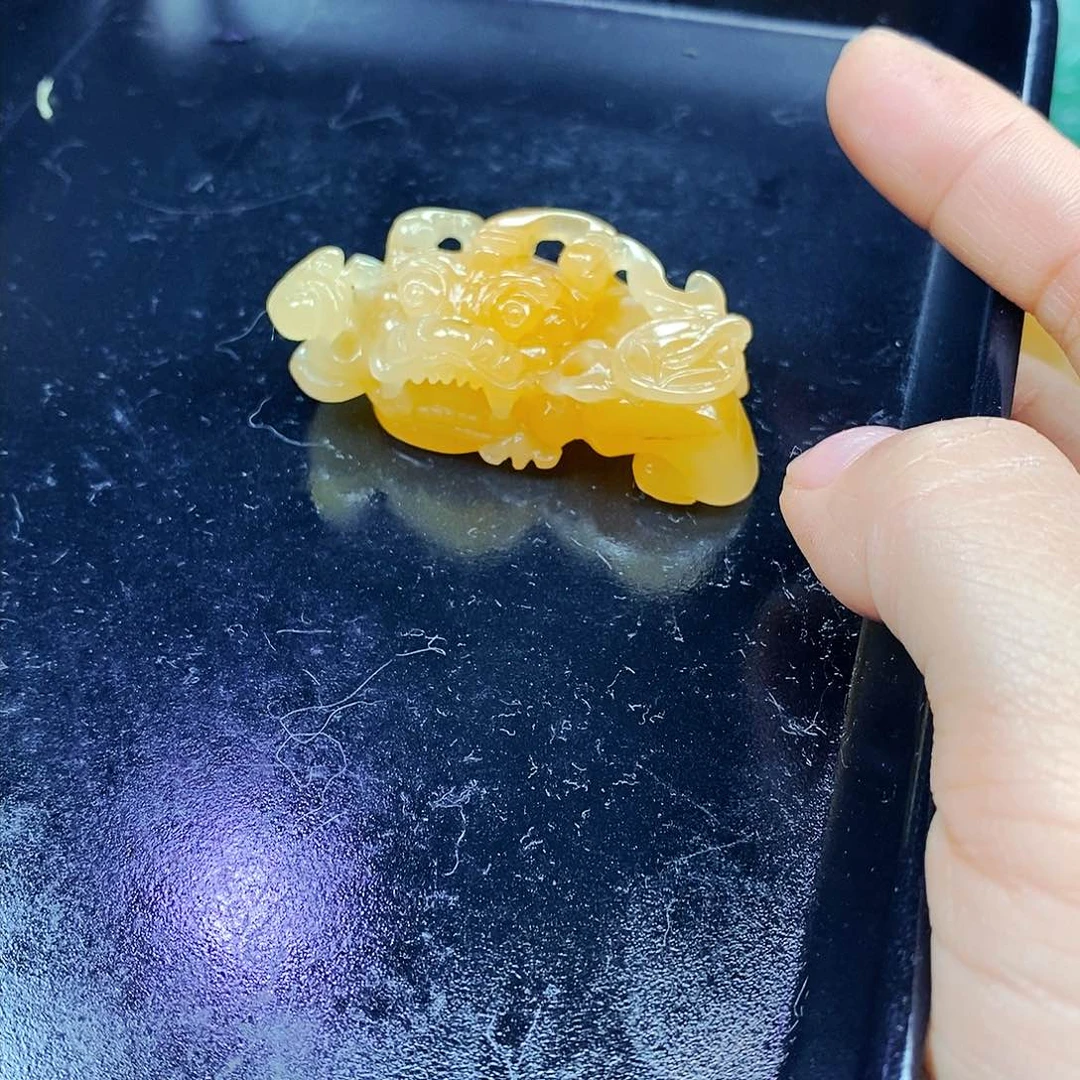 石英岩玉未镶嵌颈饰