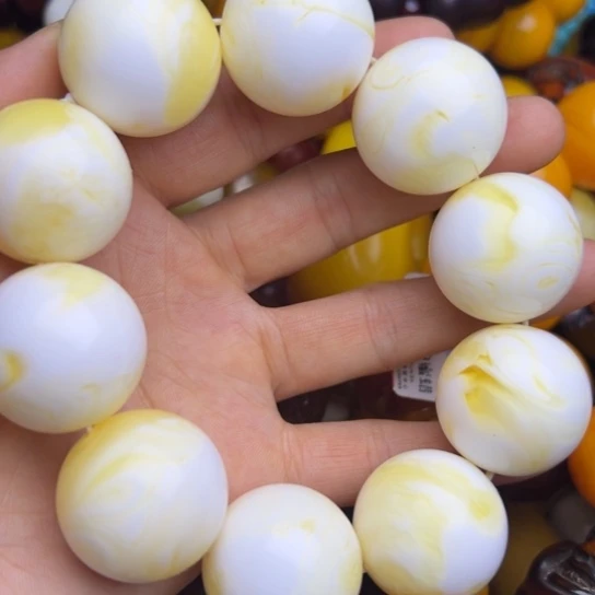 琥珀未镶嵌手链蜜蜡