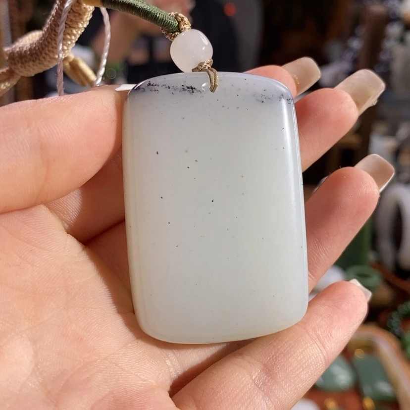 【闪购商品】吊坠(赠链)未镶嵌和田玉
