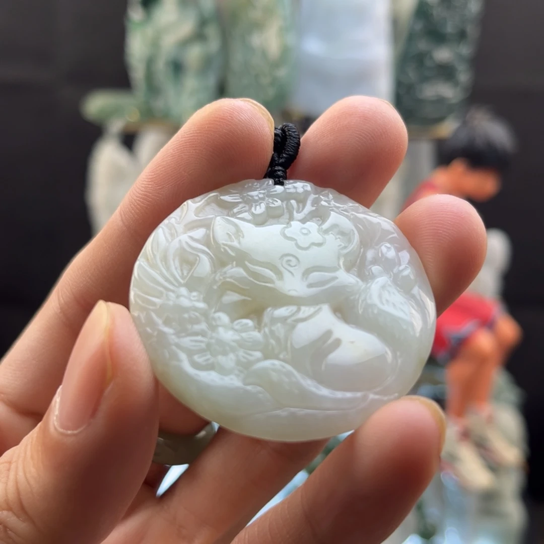 翡翠未镶嵌颈饰九尾
