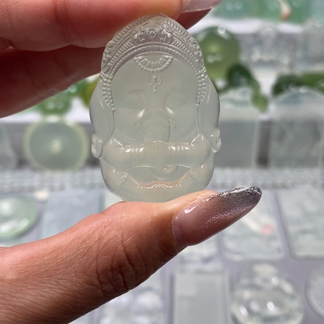 未镶嵌蛇纹石玉颈饰