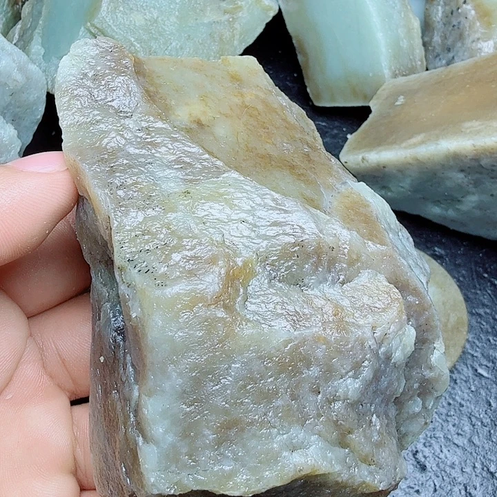 未镶嵌和田玉（糖玉）珠宝奇石