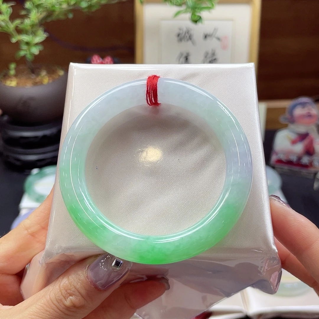 翡翠未镶嵌手镯45 号