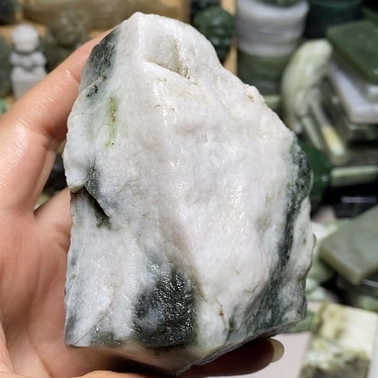 独山玉未镶嵌珠宝半成品