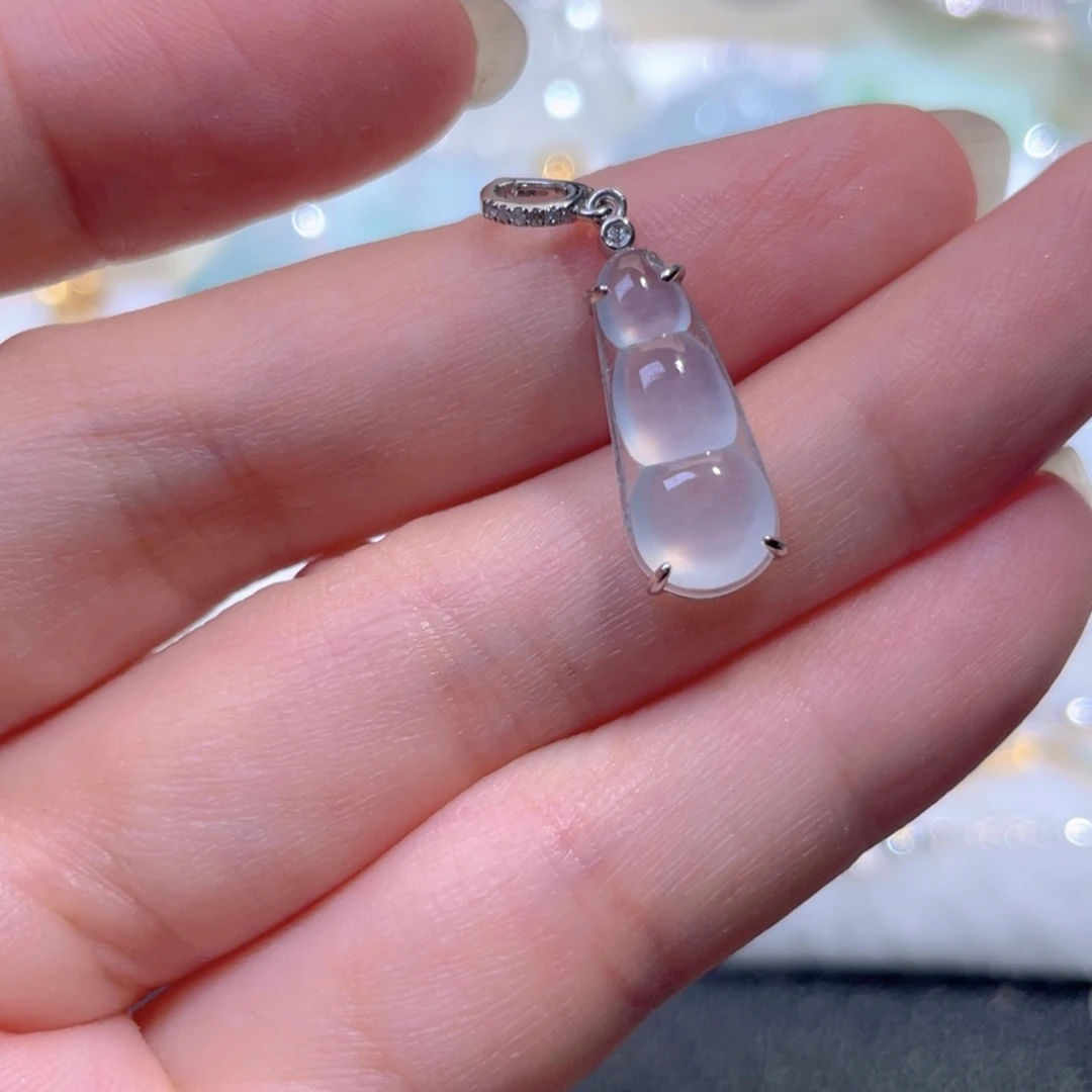 翡翠18K金镶嵌颈饰翡翠