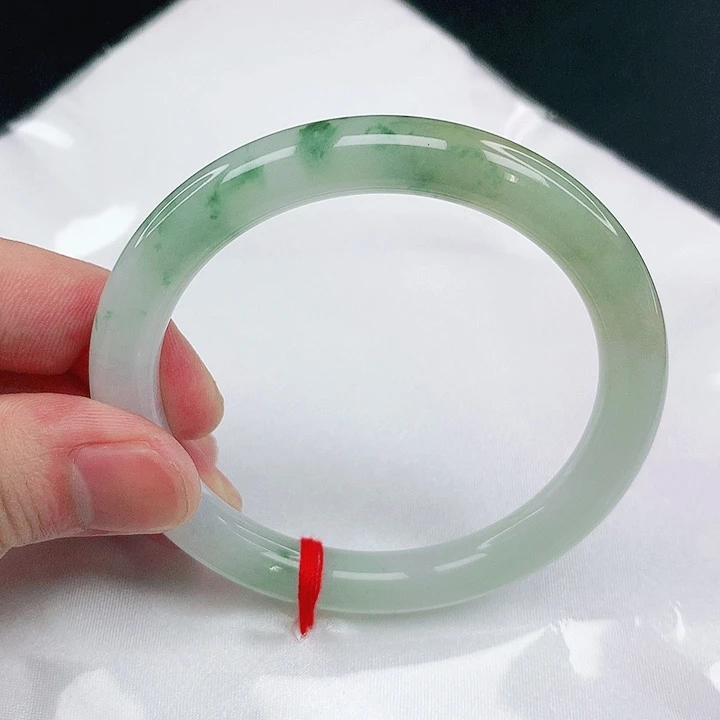 翡翠手镯未镶嵌圈56.5。4021