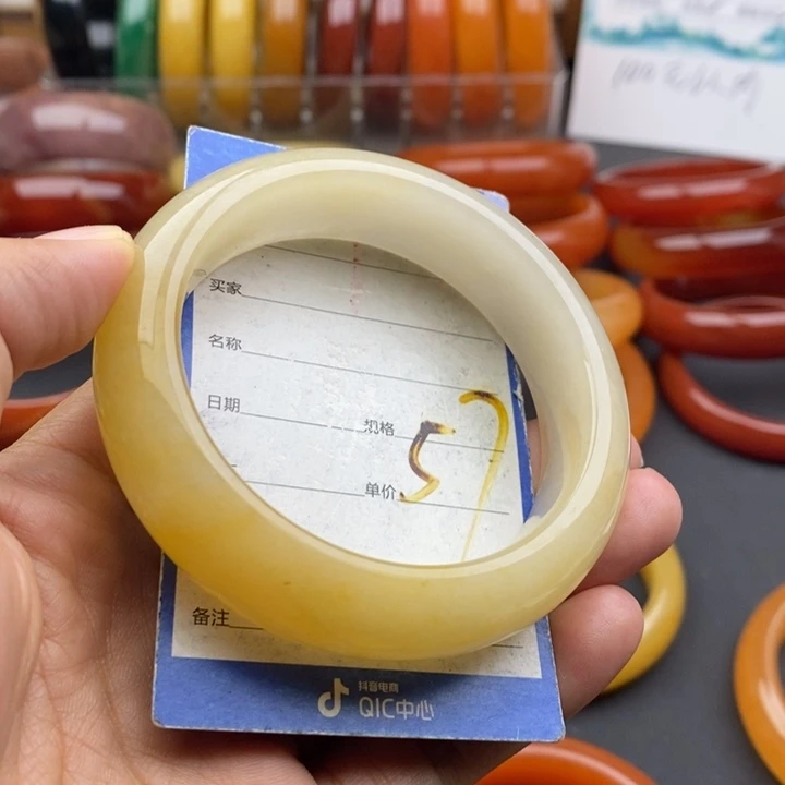 未镶嵌手镯石英质玉