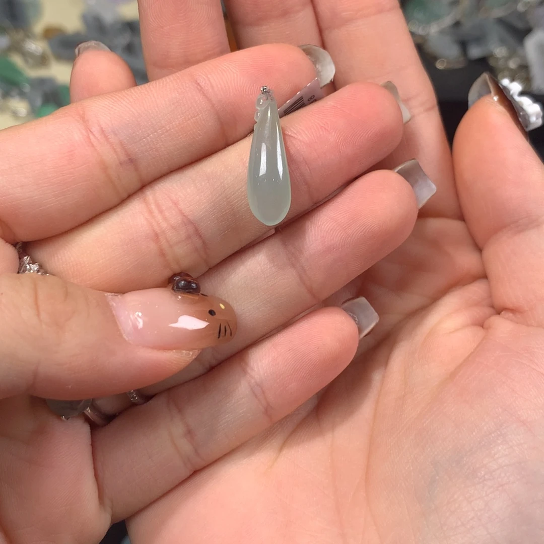 翡翠未镶嵌颈饰11