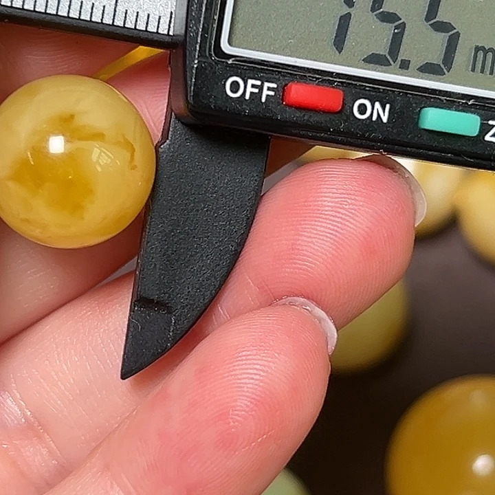蜜蜡未镶嵌裸石139