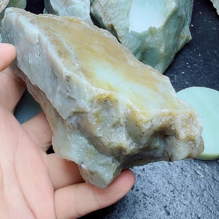 未镶嵌和田玉（糖玉）珠宝奇石