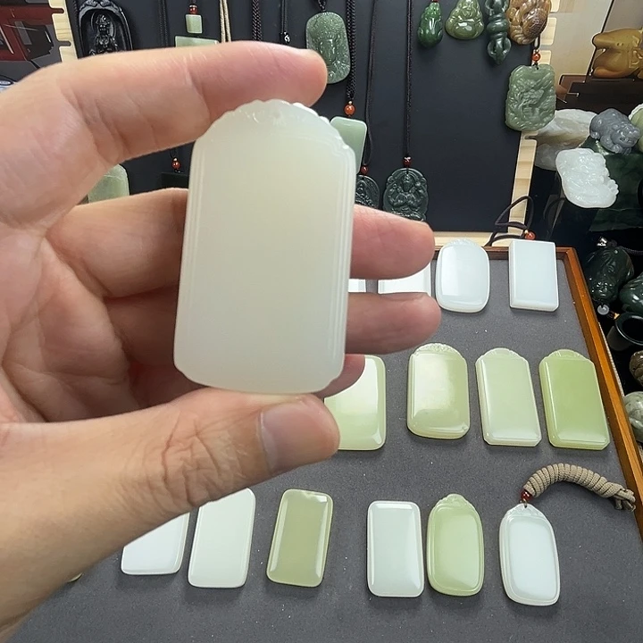 小***叶玉暖白大三五无事牌