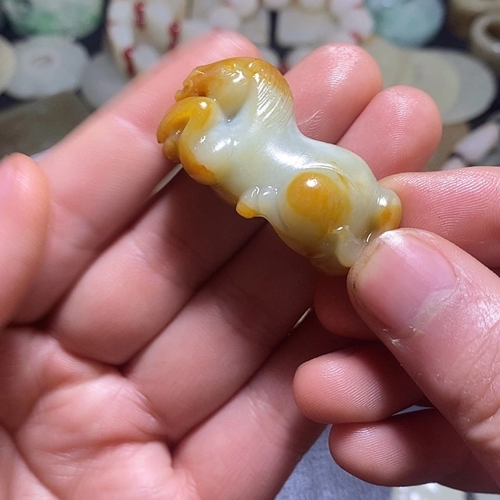和田玉（糖玉）未镶嵌颈饰