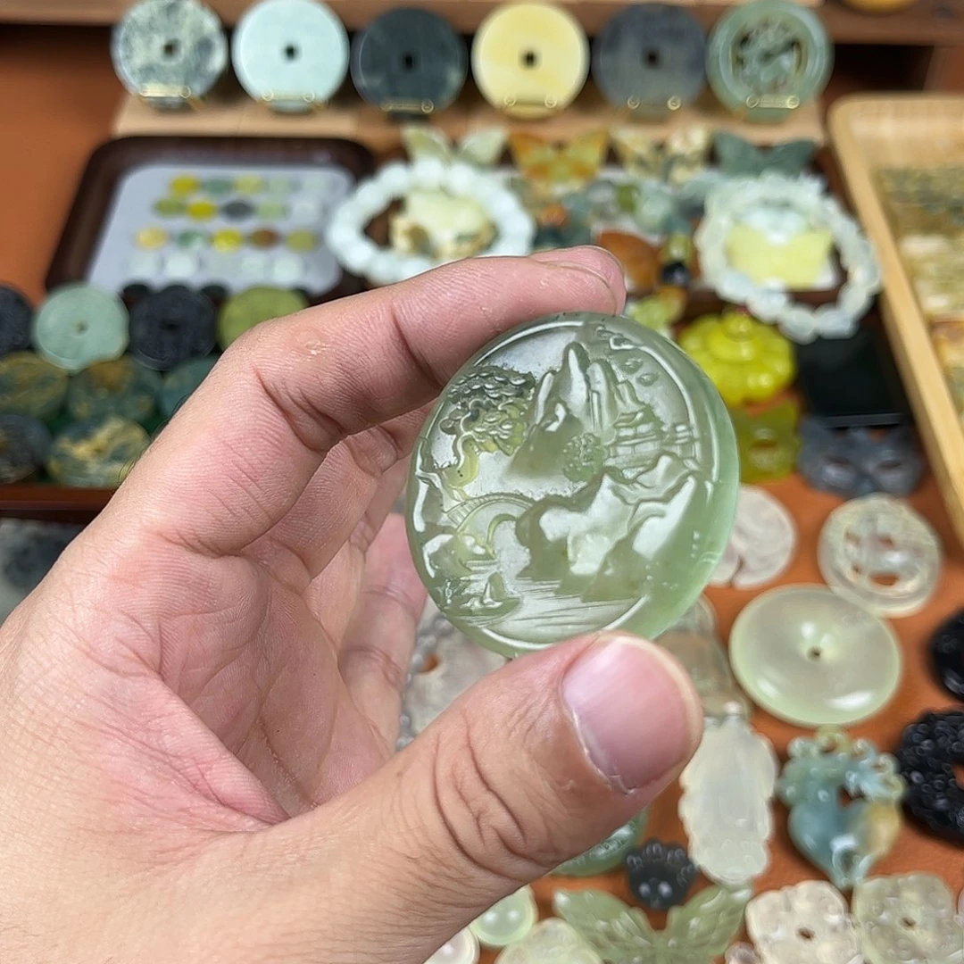 蛇纹石玉未镶嵌颈饰