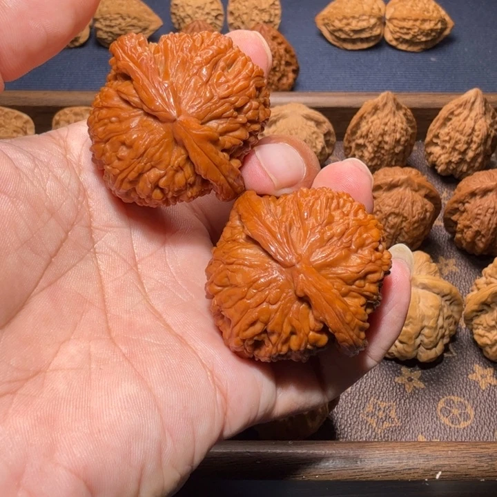 博***部文玩核桃把件回血白狮子头