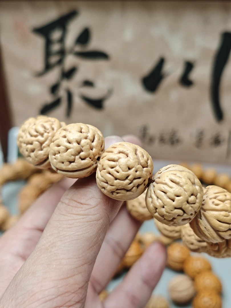 东北野生桃核,盘锦老树爆肉纹路,奶油核质,手感好克重高油性大