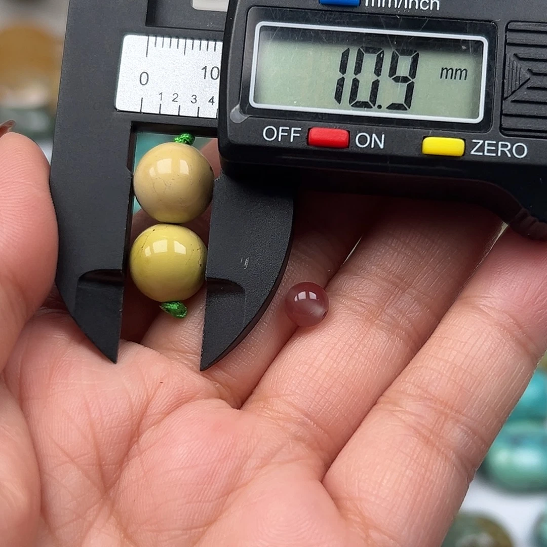 南红玛瑙未镶嵌珠宝奇石
