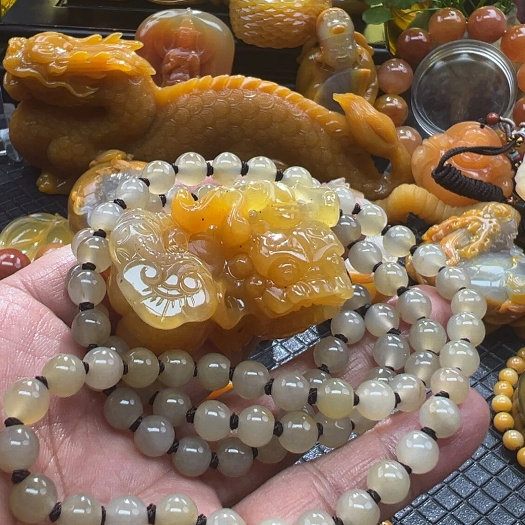 石英质玉未镶嵌颈饰