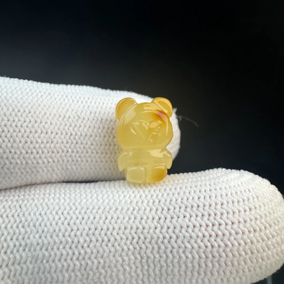 J9478天然原矿蜜蜡 雕刻小熊9.6*13.9*8mm支持部复检假一罚十