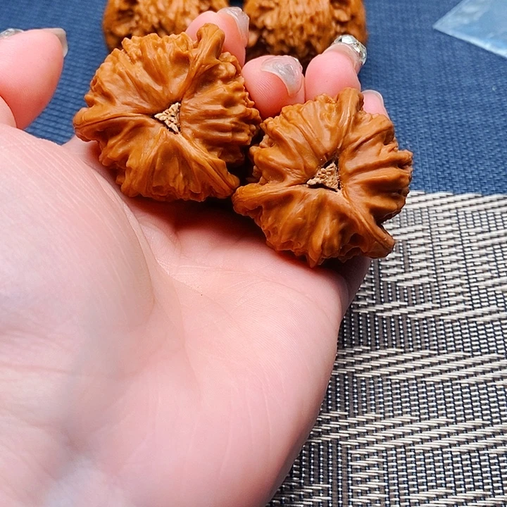 夏***光吊坠文玩核桃三棱