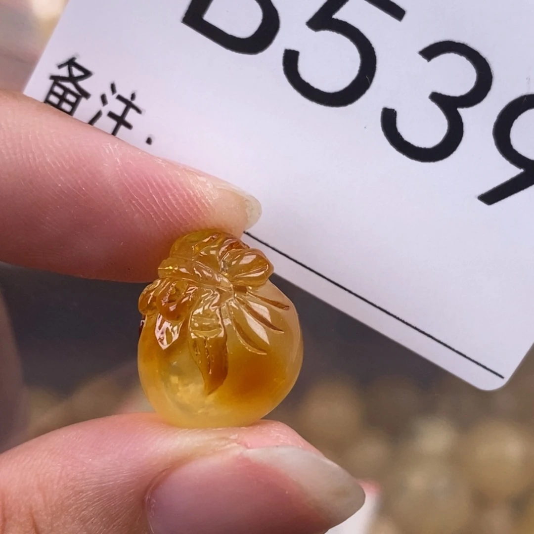 琥珀未镶嵌珠宝奇石