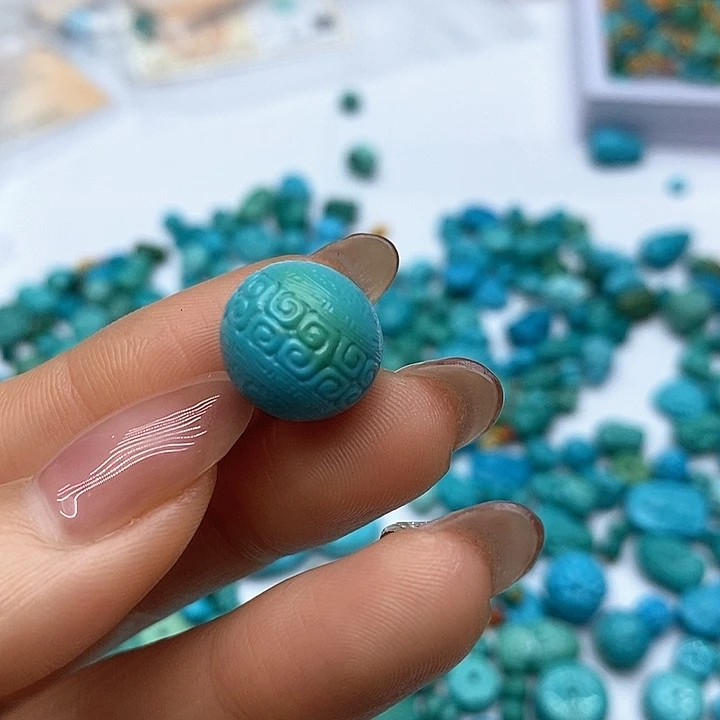 绿松石未镶嵌珠宝奇石