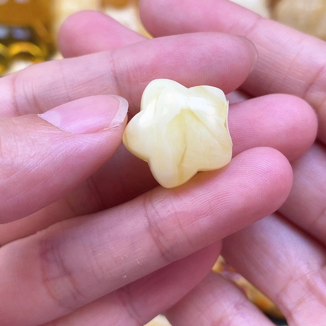 未镶嵌琥珀裸石蜜蜡