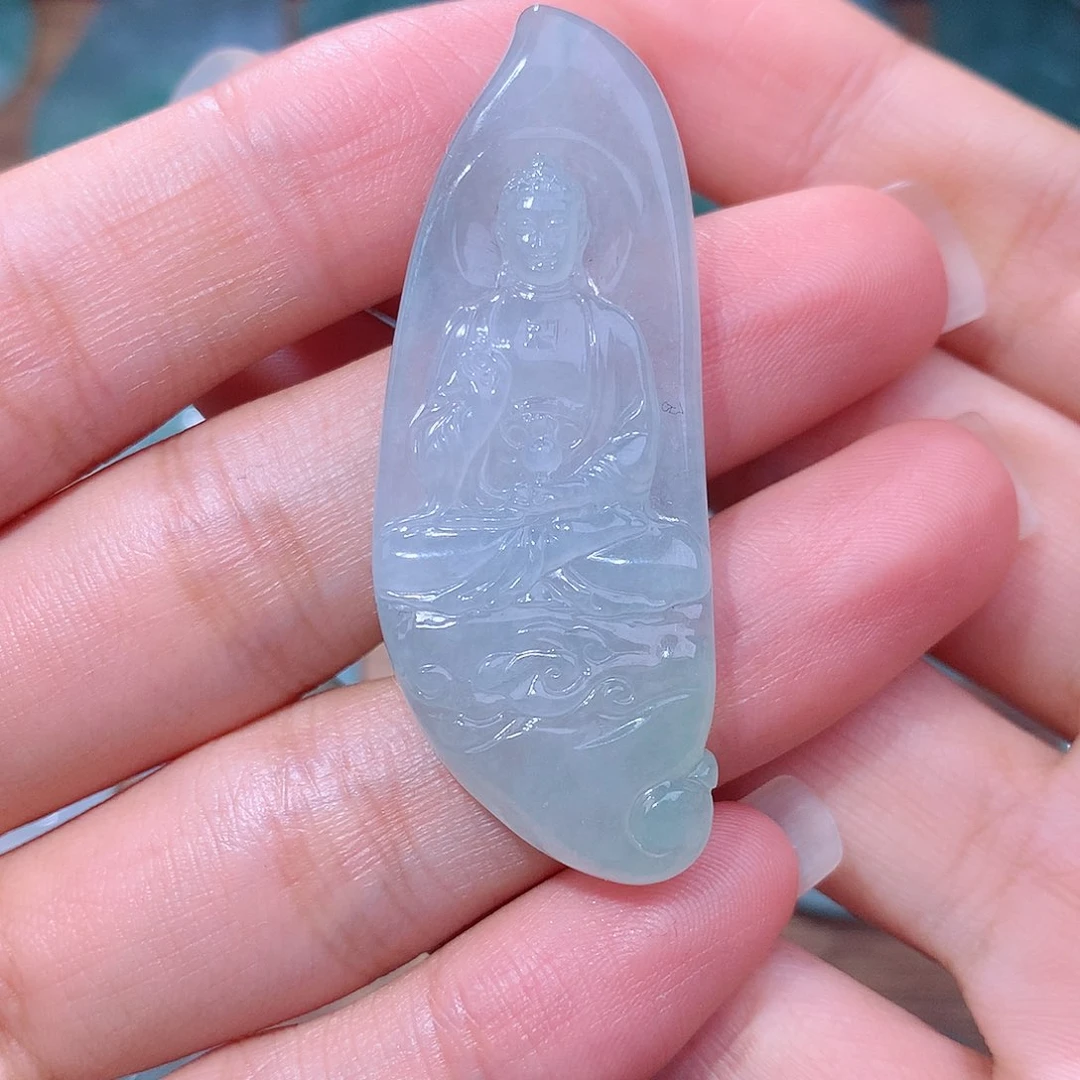 颈饰未镶嵌翡翠半**?