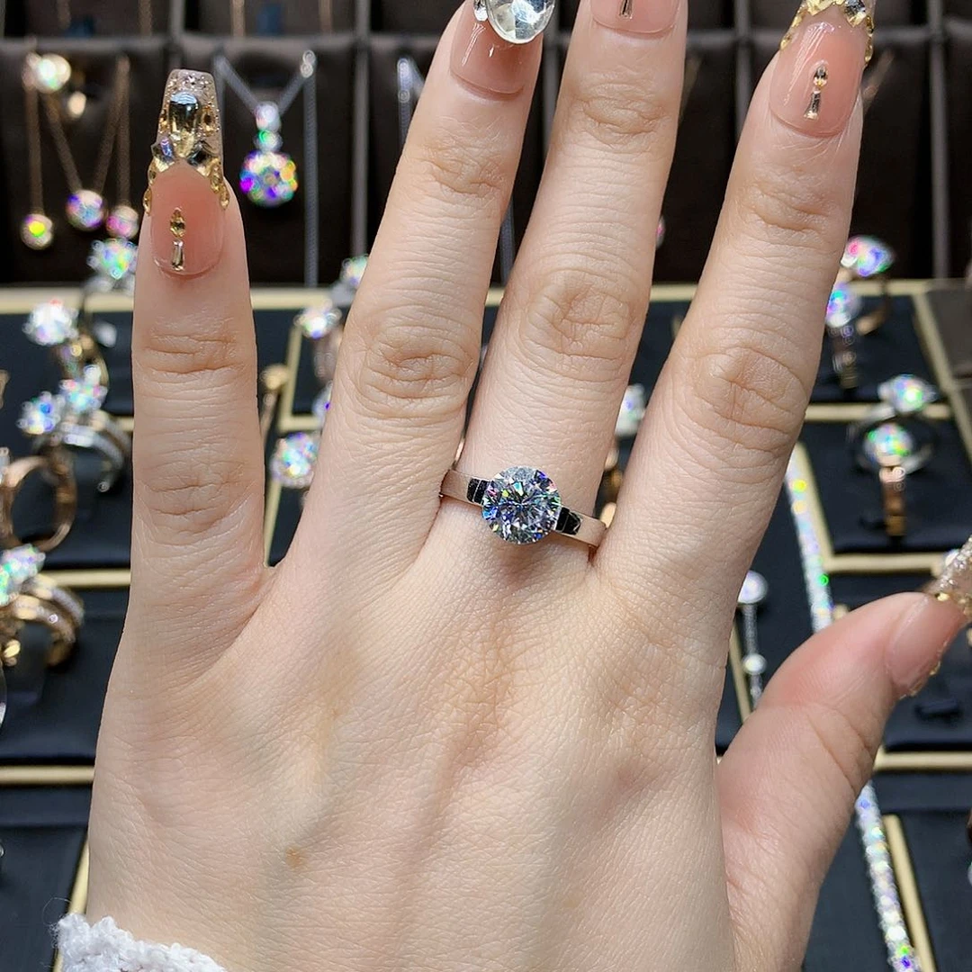 合成碳硅石（莫桑石）戒指/指环18K金镶嵌端***狸