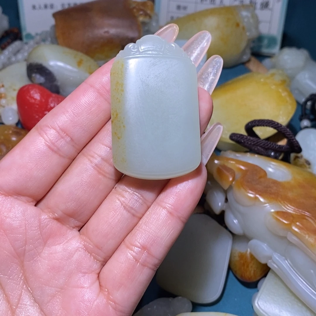 勇***前颈饰未镶嵌和田玉