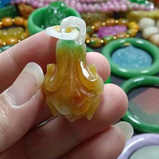 翡翠未镶嵌挂件翡翠