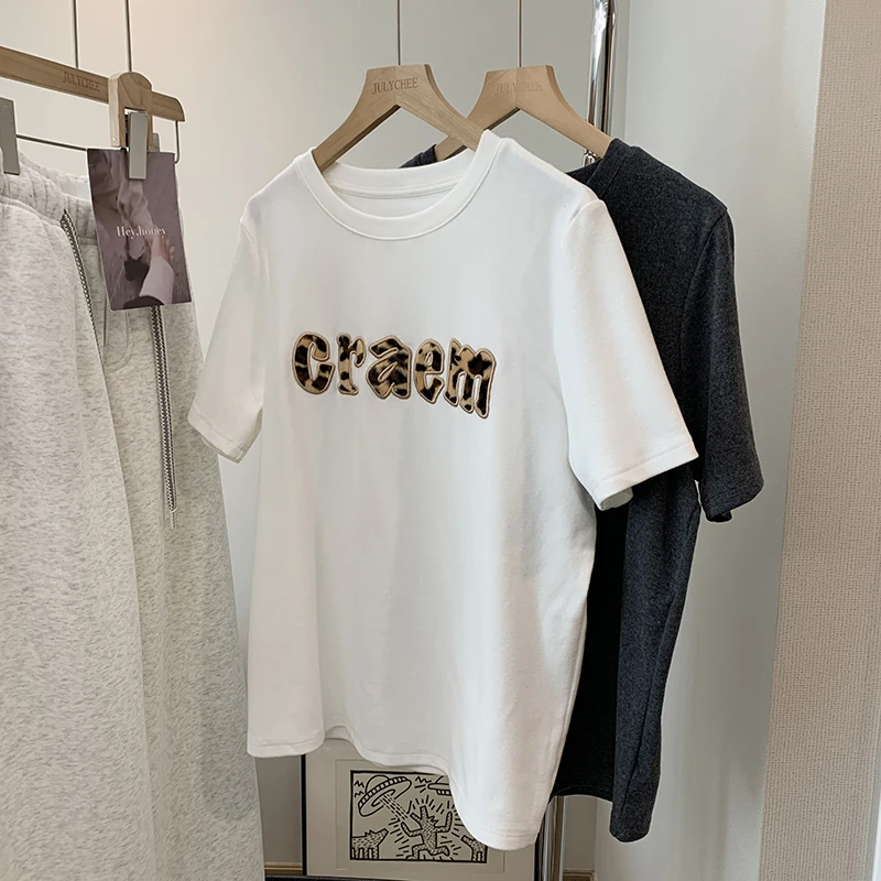 Julychee 豹纹字母磨毛短袖T恤