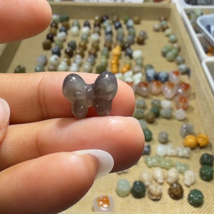 和田玉未镶嵌珠宝奇石