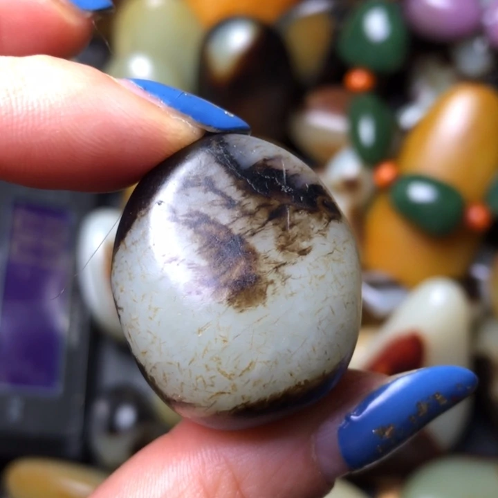 和田玉未镶嵌珠宝奇石