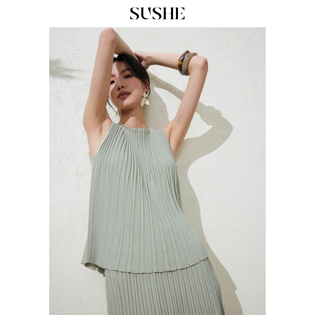 束皙SUSHE 萝影 优雅静奢风 无袖短款上衣松紧腰百褶半身裙套装女