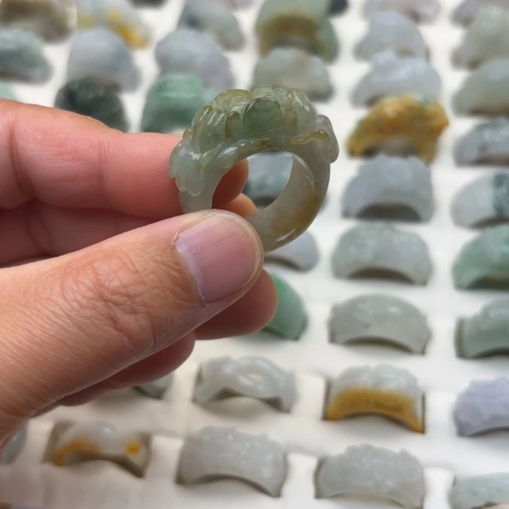 翡翠未镶嵌戒指港码19牡丹花