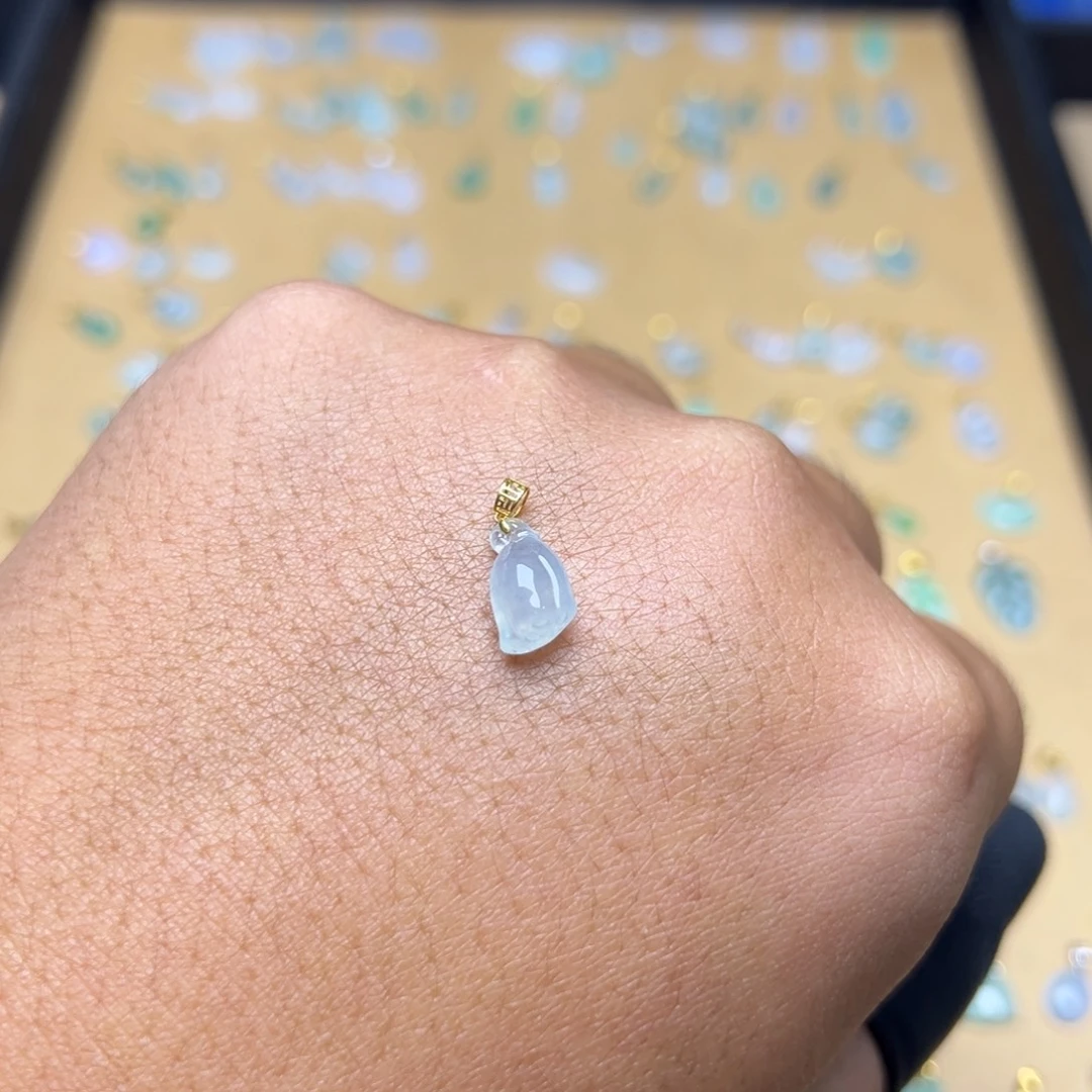 吊坠(不含链)18K金镶嵌翡翠莲蓬