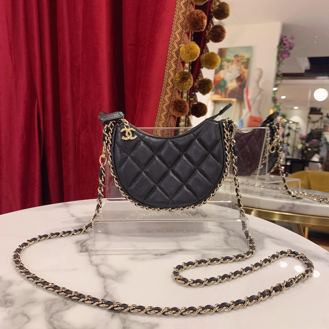 95新 Chanel/香奈儿 GGS23p月牙包mini黑金羊皮芯片款66633770