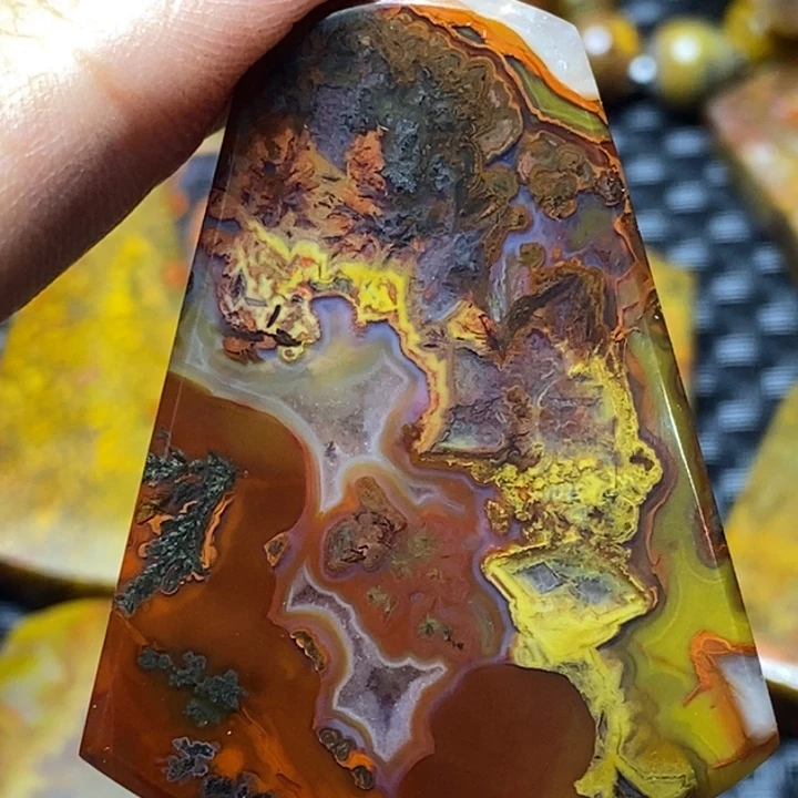 玛瑙/玉髓颈饰未镶嵌金*