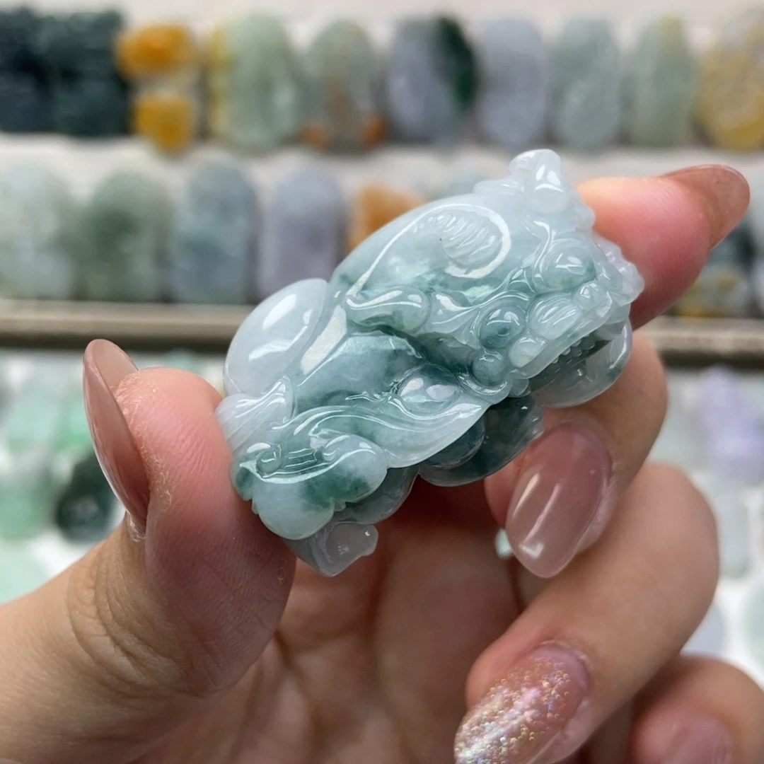 翡翠未镶嵌吊坠(赠链)