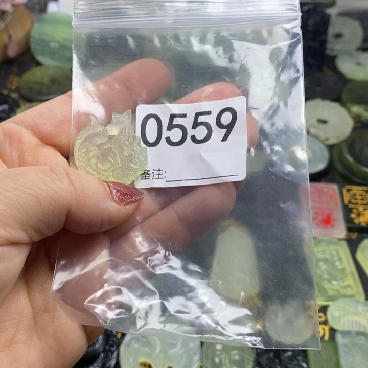 蛇纹石玉颈饰合金?****?