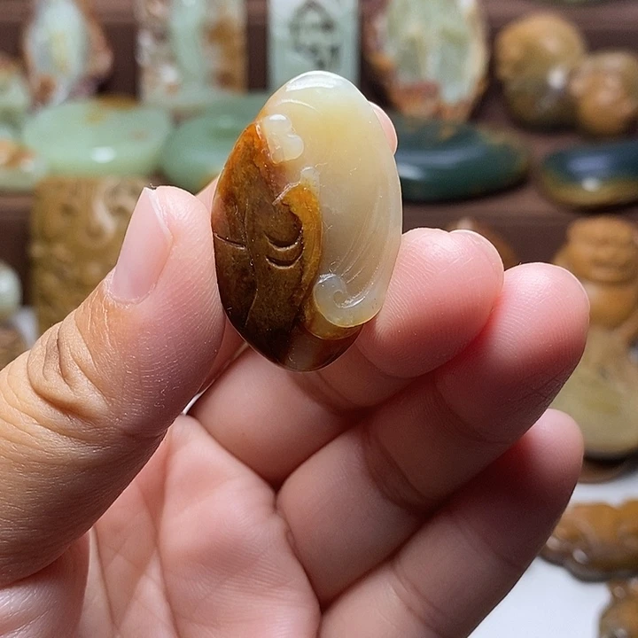 岫岩河磨玉（透闪石质玉）未镶嵌颈饰