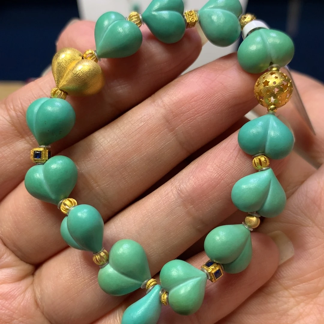 18K金镶嵌绿松石屁桃单圈