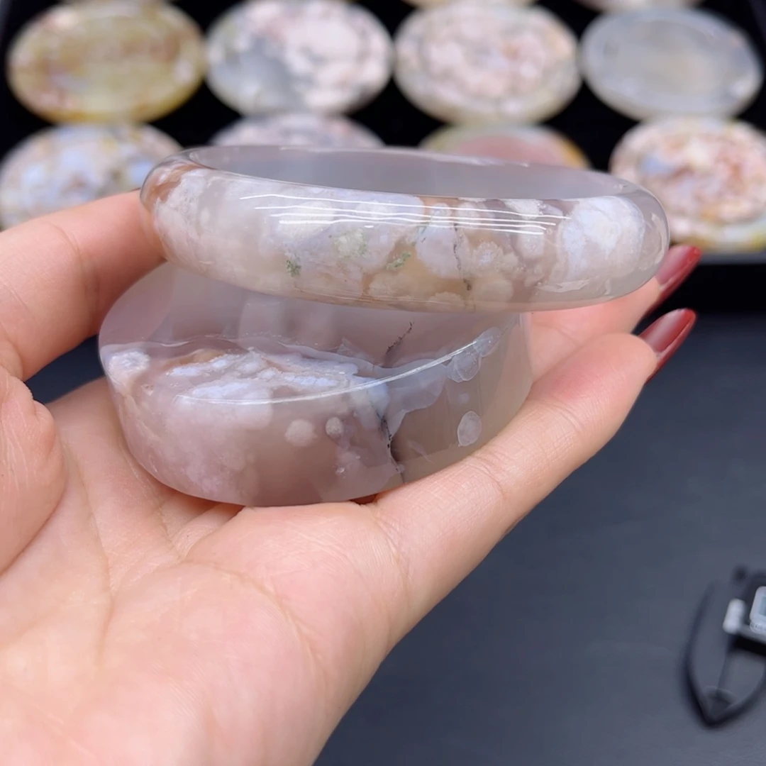 玛瑙/玉髓手镯未镶嵌64