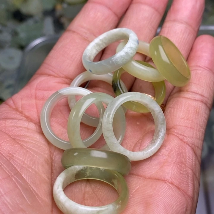 蛇纹石玉颈饰合金119