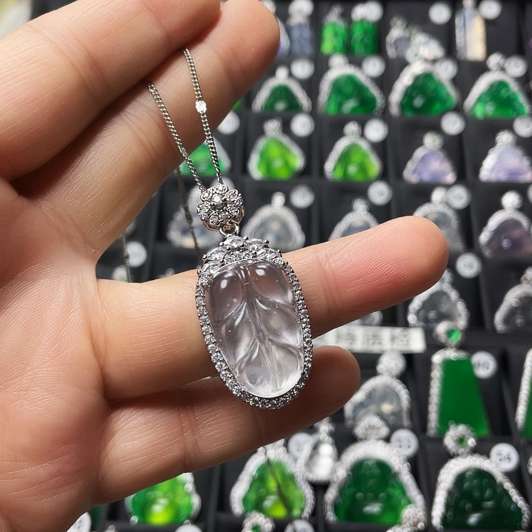 石英质玉合金颈饰