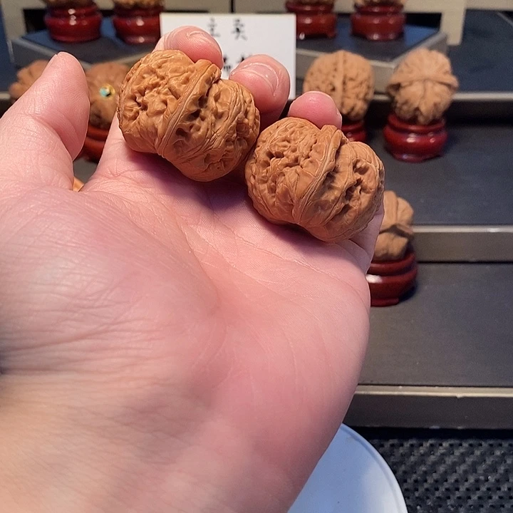 文玩核桃把件珲****馆全品元宝