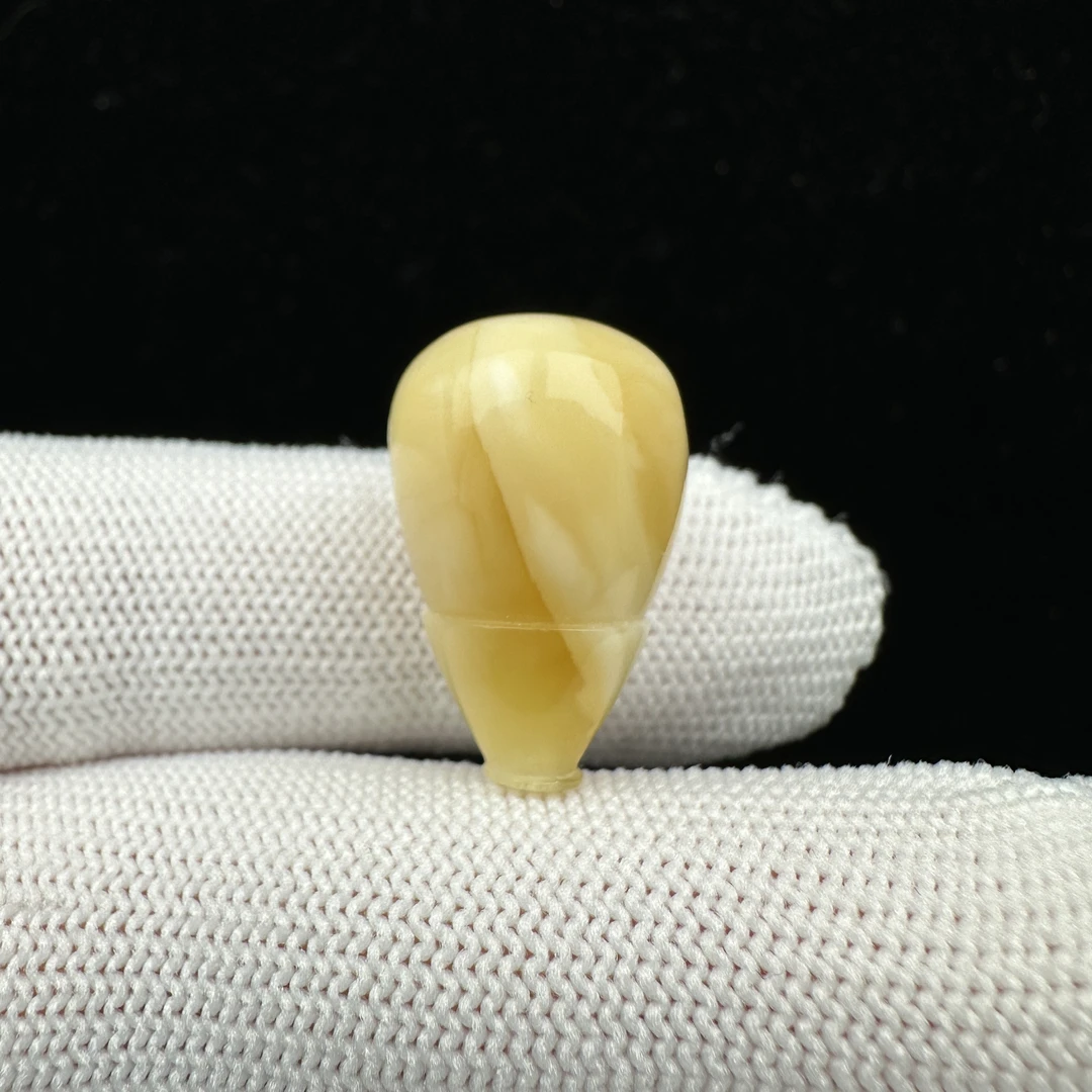 Y7041天然原矿蜜蜡 鸡油黄白花三通 14*22mm抖音基地质检发货