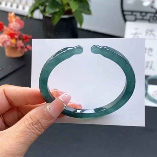 未镶嵌手镯翡翠58尺寸