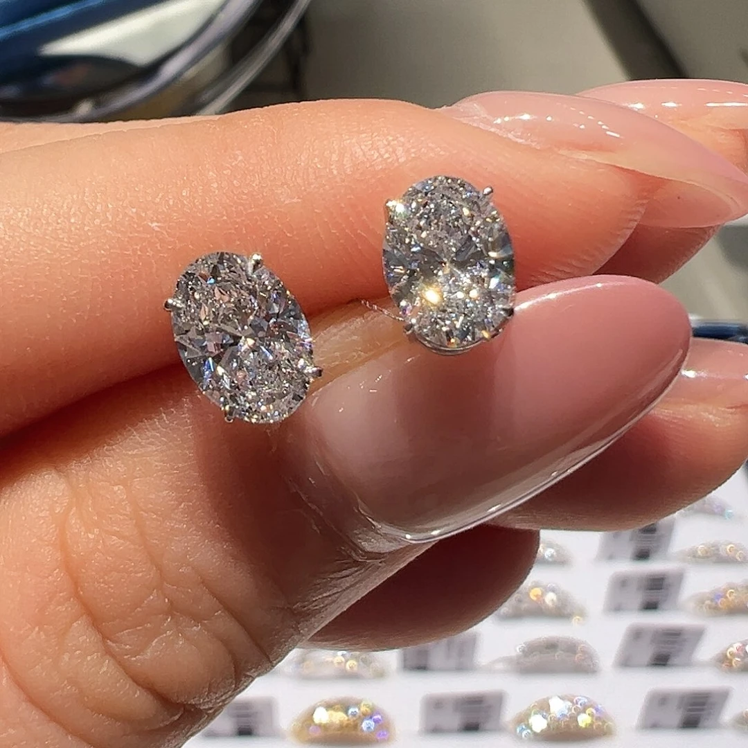 耳饰18K金镶嵌实验室培育钻石2 克拉孤品放漏 蓝调